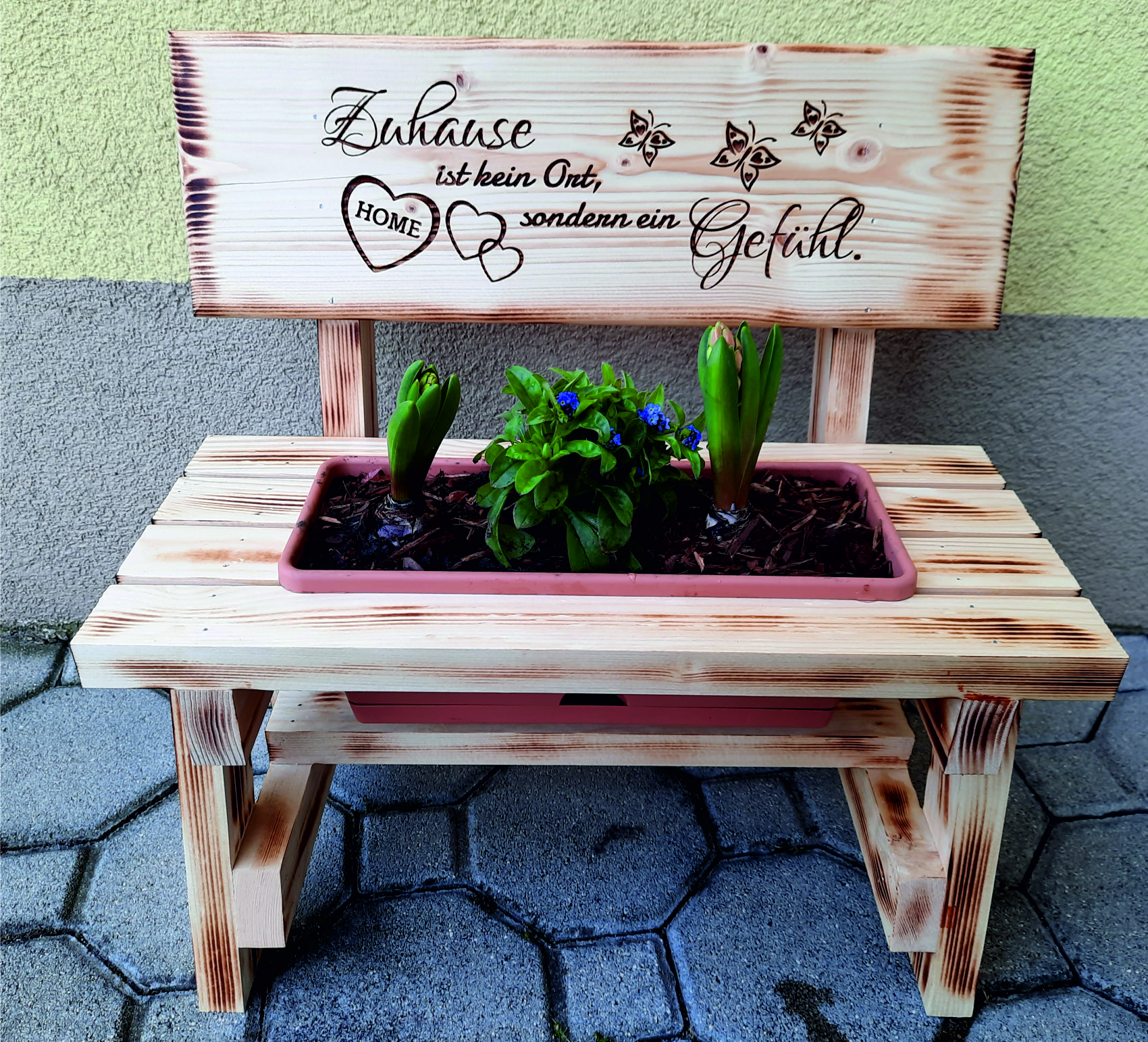 Blumenbankerl  Zuhause ist kein Ort, sondern ein Gefühl