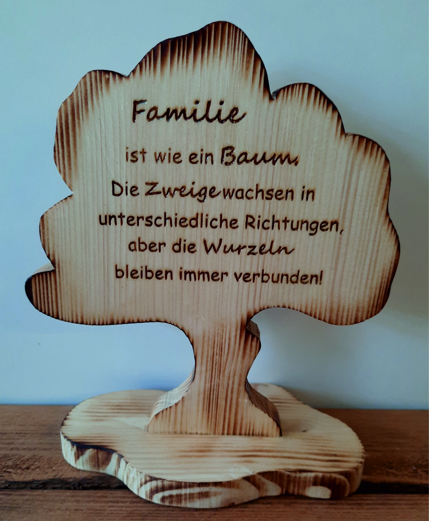 Holzbaum klein Familie ist wie ein Baum.