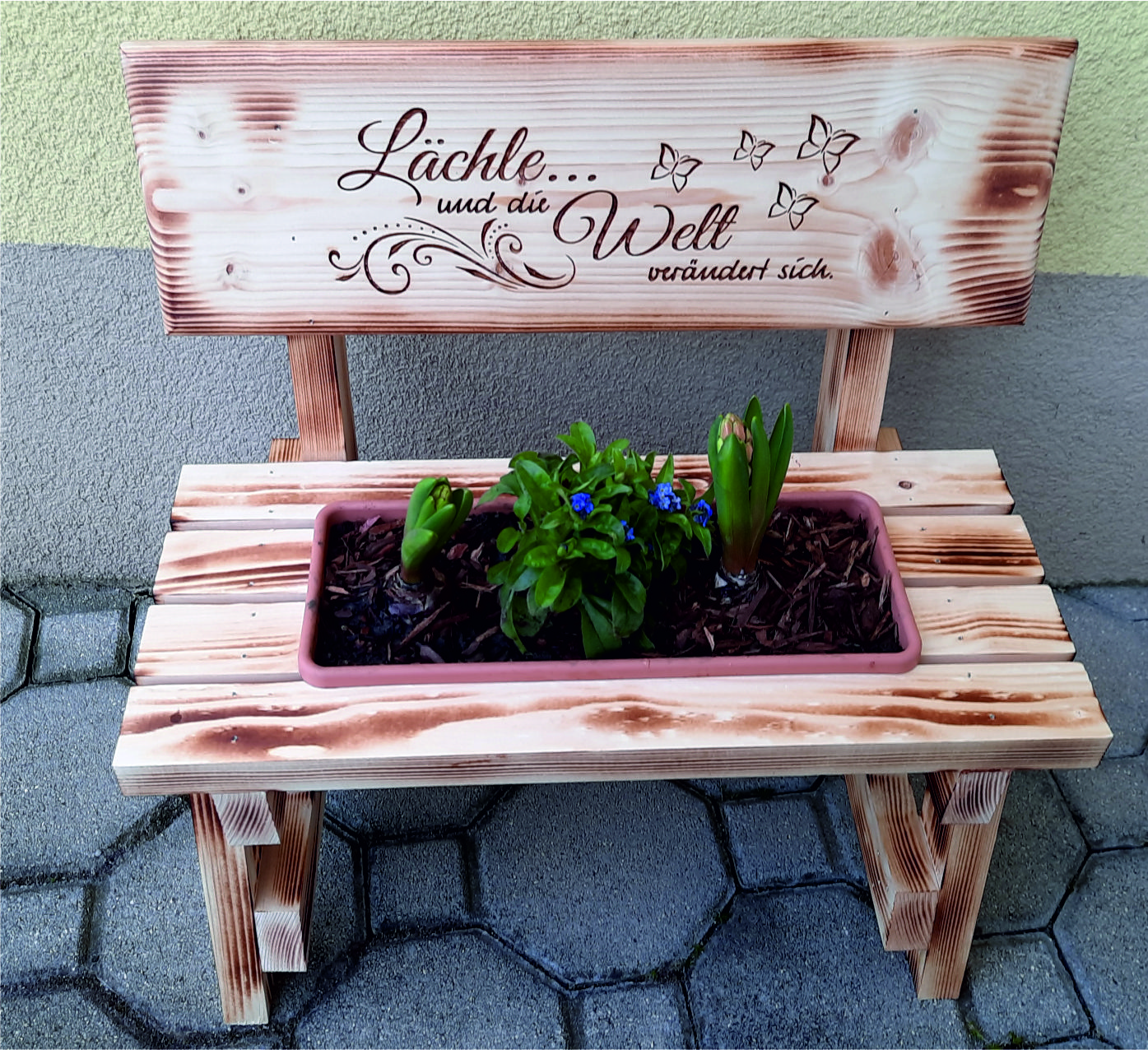 Blumenbankerl  Lächle und die Welt verändert sich