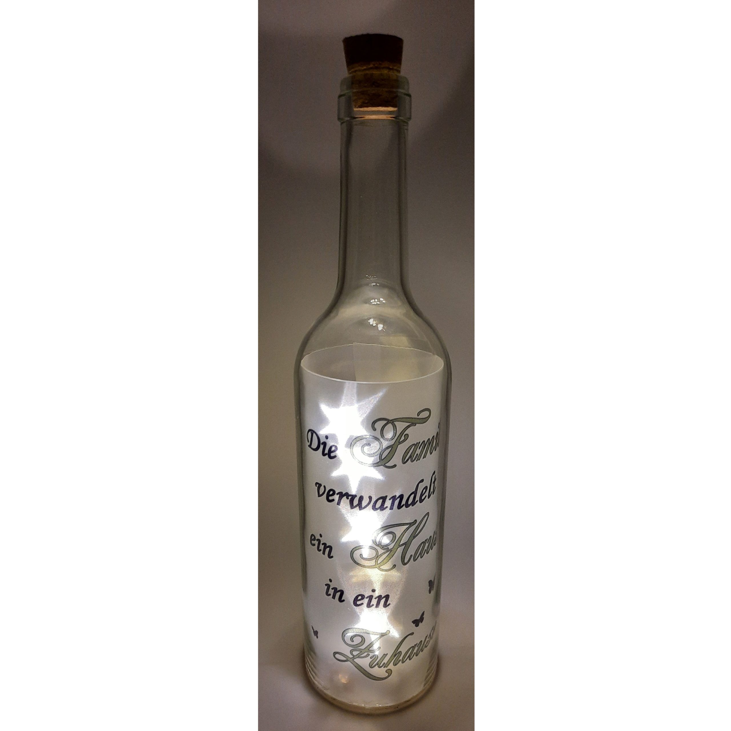 LED Leuchtflasche Die Familie verwandelt ein Haus in ein Zuhause