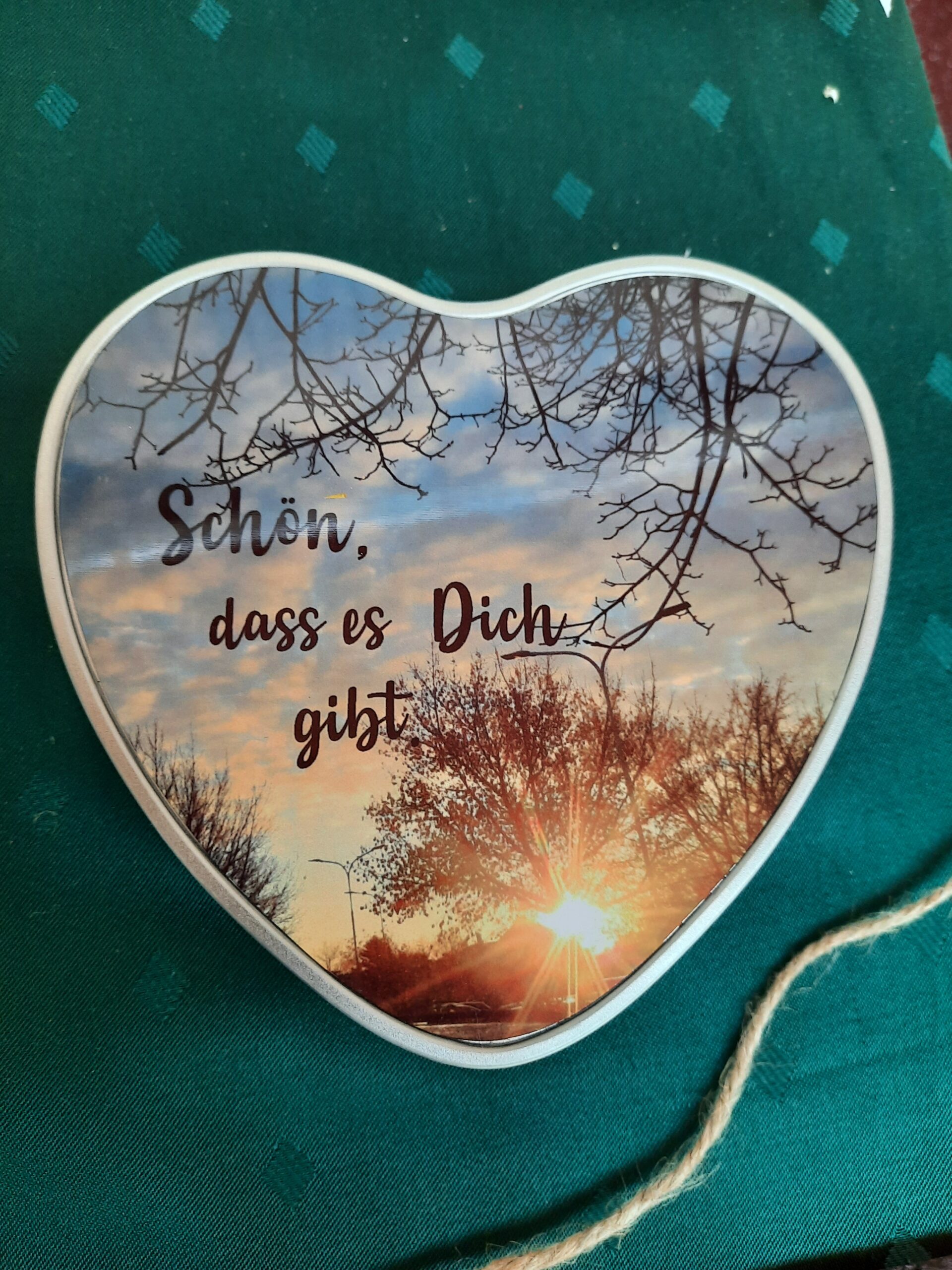 Geschenkdose Herz Blech Schön, dass es Dich gibt oder personalisiert