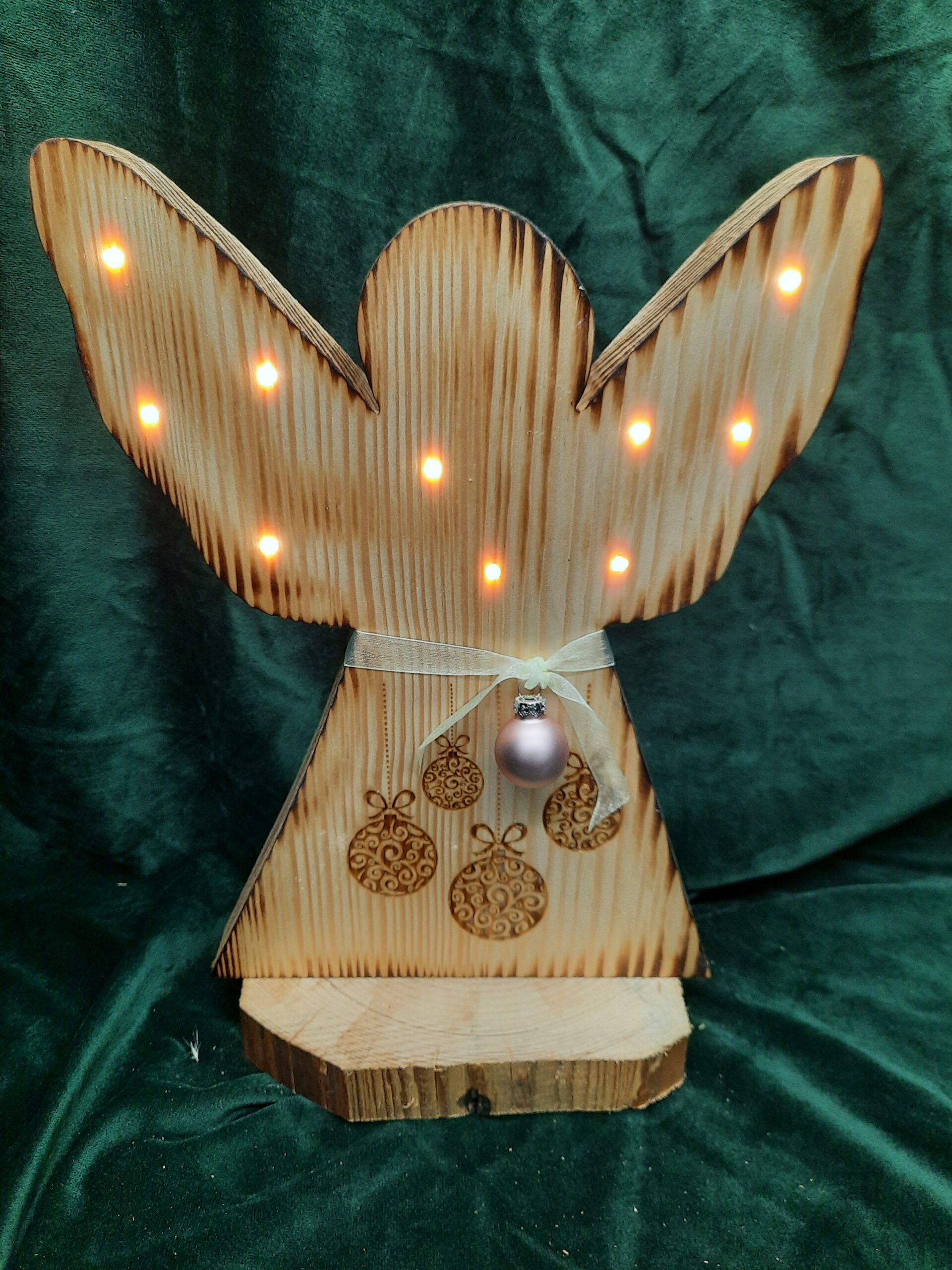 A-Engel aus Kiefern Holz, Brandmalerei mit LED Beleuchtung (Timer Funktion)